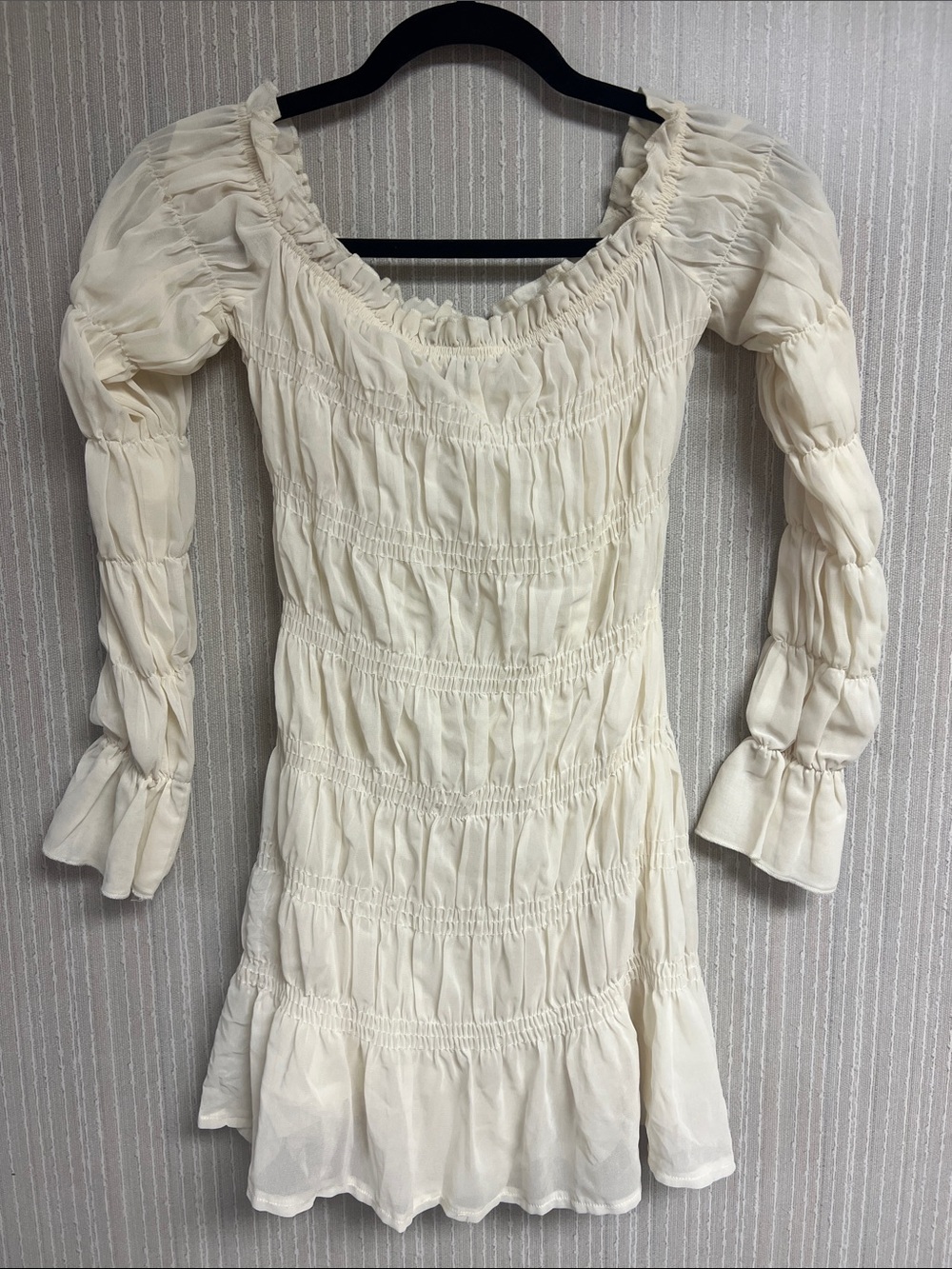 NWOT XS 0 PrettyLittleThing Cream Smocked Long Sleeve Mini Dress